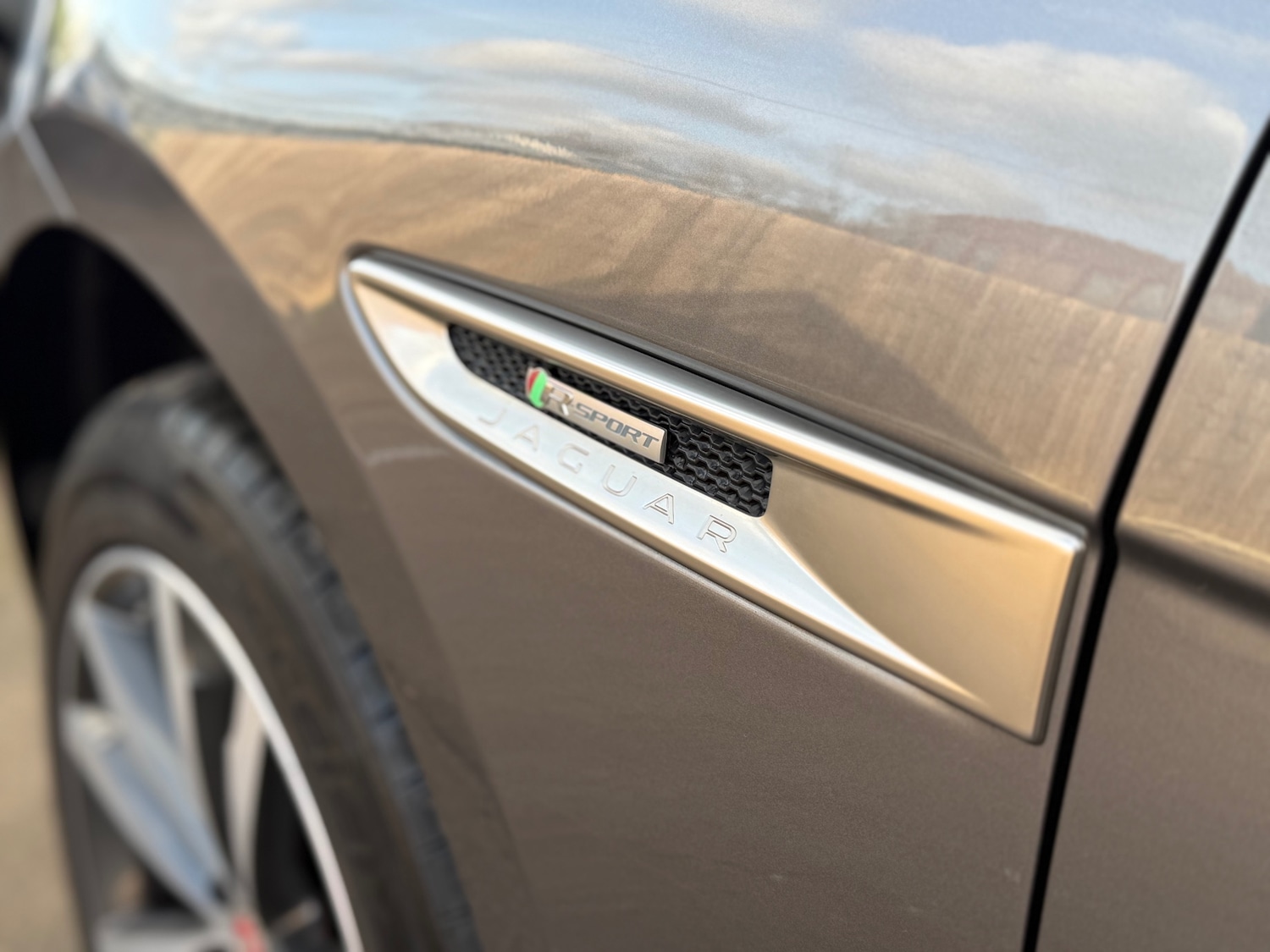 Used Jaguar F-Pace 2016 for sale - 76940437: Photo 9