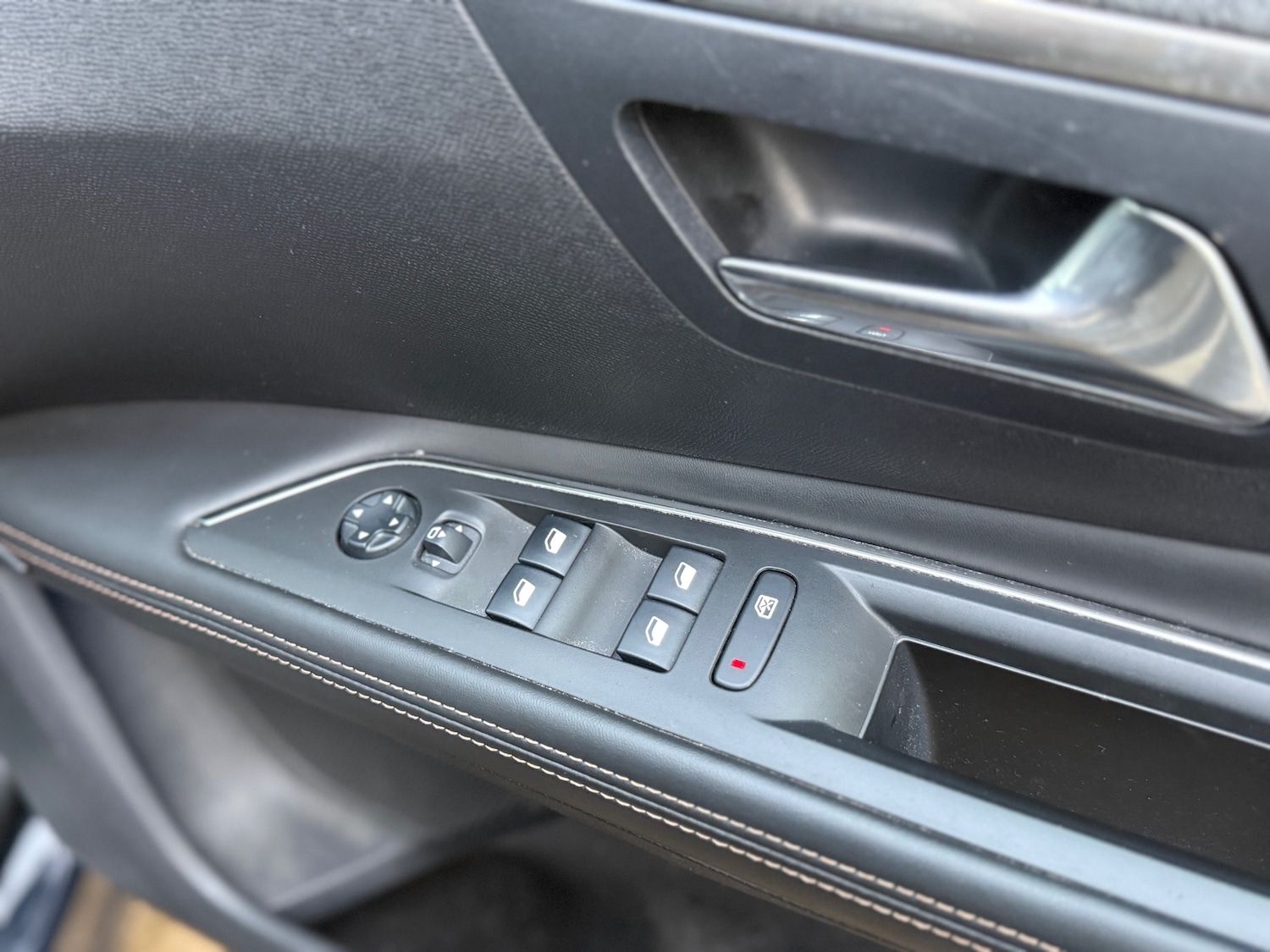 Used Peugeot 3008 2017 for sale - 77968172: Photo 16