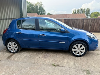 Used Renault Clio 2011 for sale - 75463221: Photo