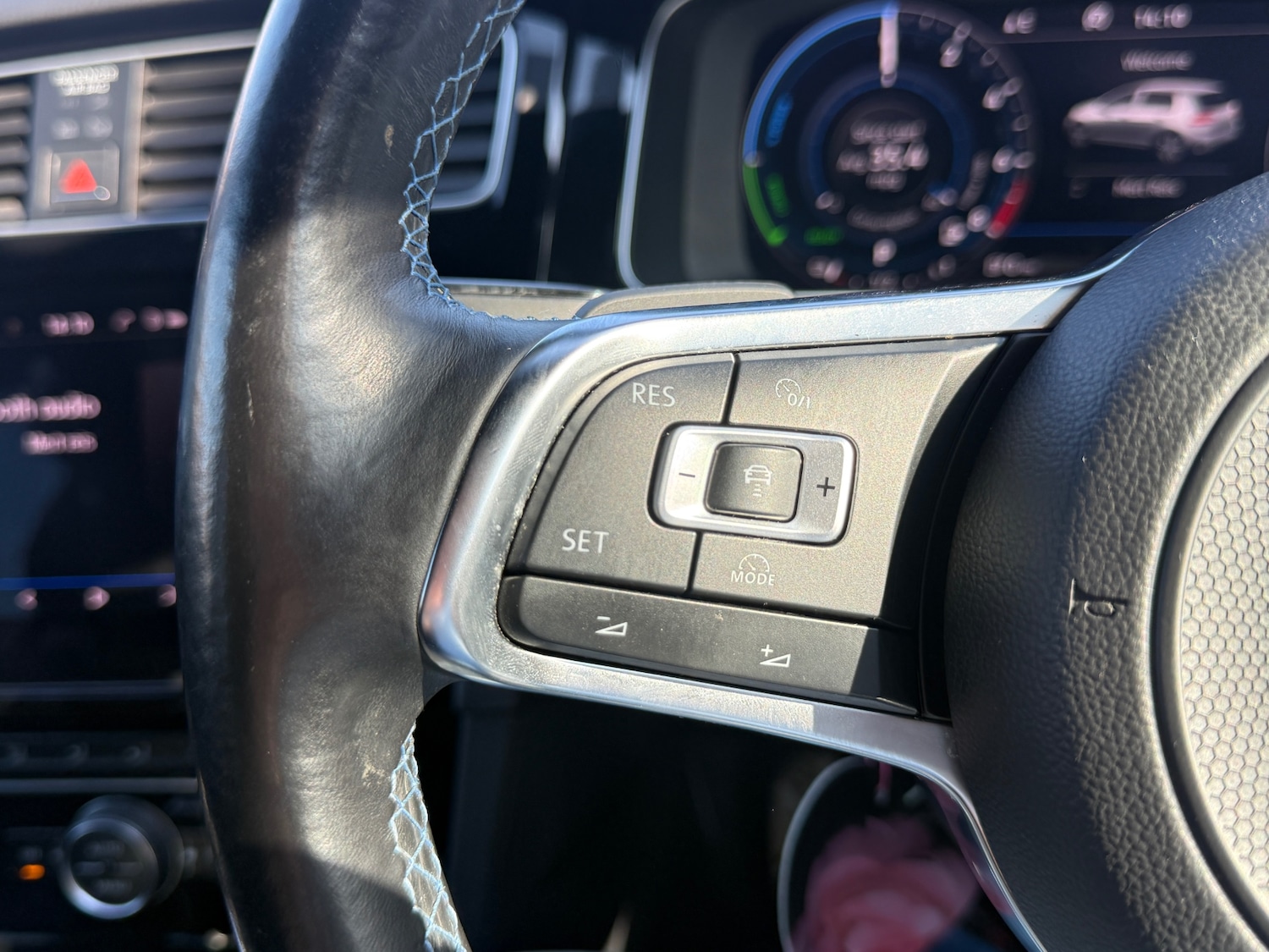 Used Volkswagen Golf 2017 for sale - 77953875: Photo 14