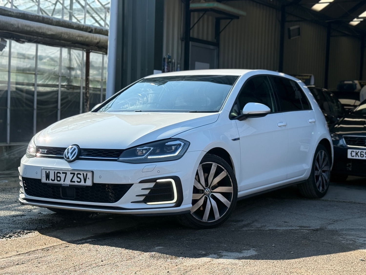 Used Volkswagen Golf 2017 for sale - 77953875: Photo 3