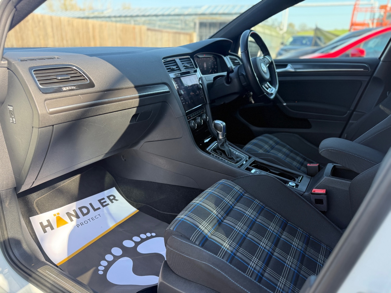 Used Volkswagen Golf 2017 for sale - 77953875: Photo 30