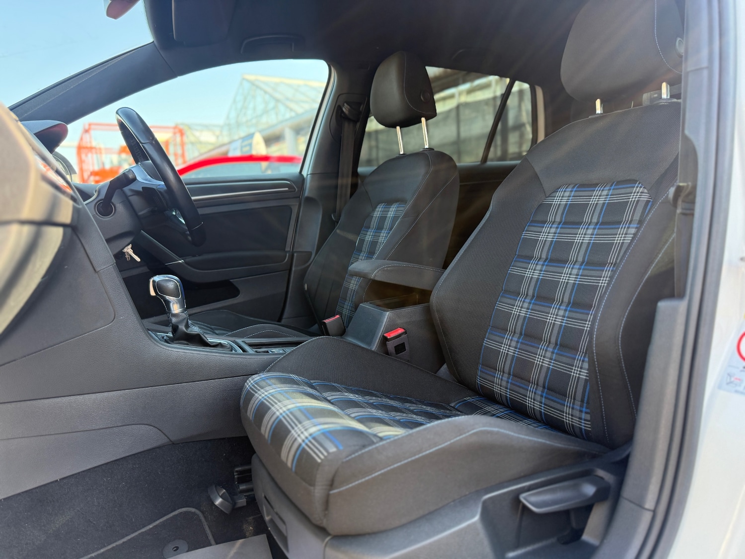 Used Volkswagen Golf 2017 for sale - 77953875: Photo 31