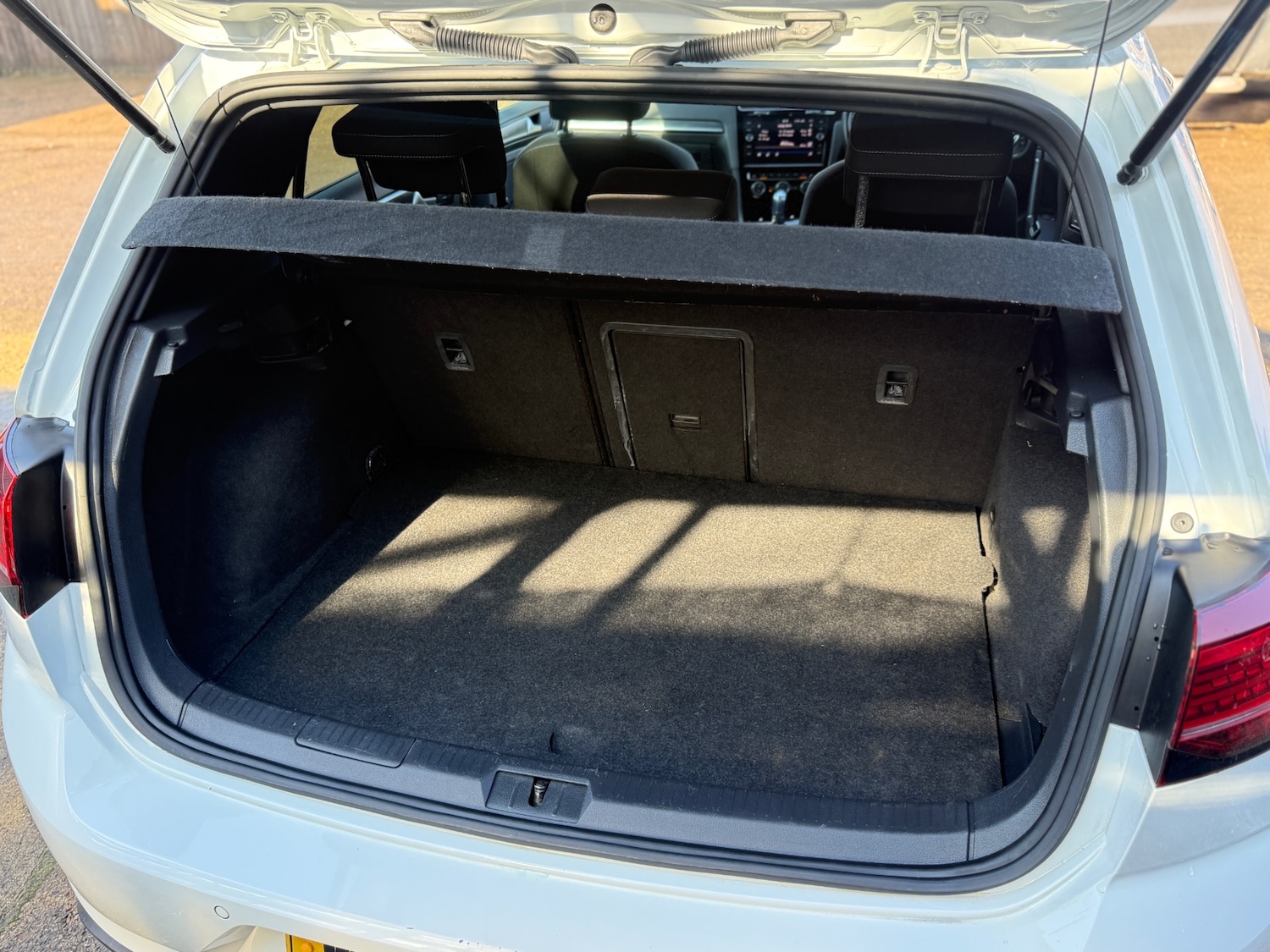 Used Volkswagen Golf 2017 for sale - 77953875: Photo 40