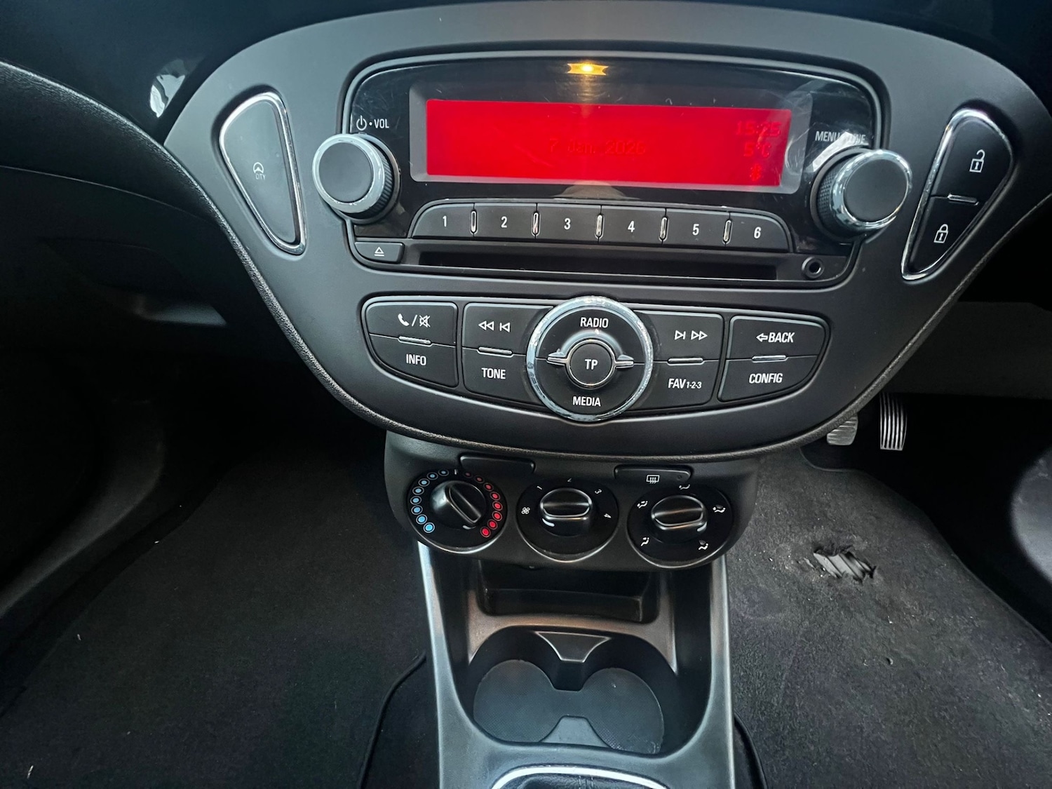 Used Vauxhall Corsa 2016 for sale - 77127401: Photo 17