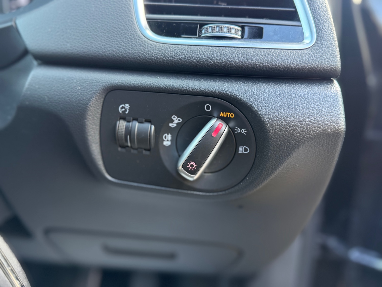 Used Audi Q3 2018 for sale - 76611682: Photo 15