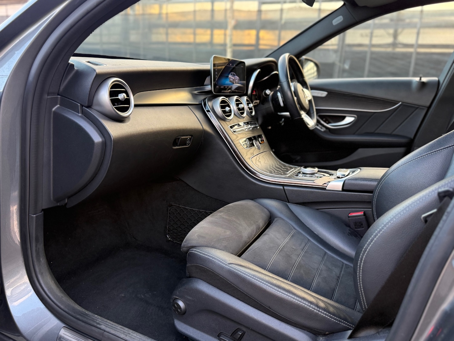 Used Mercedes-Benz C Class 2019 for sale - 76941144: Photo 29