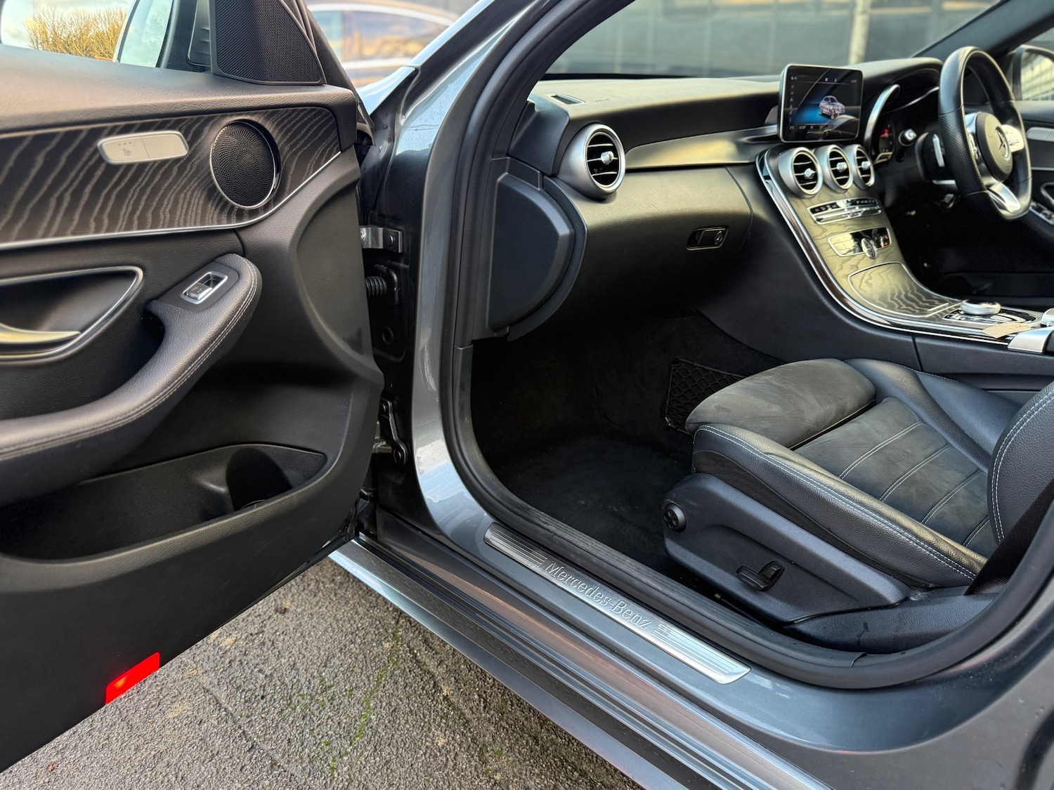 Used Mercedes-Benz C Class 2019 for sale - 76941144: Photo 34