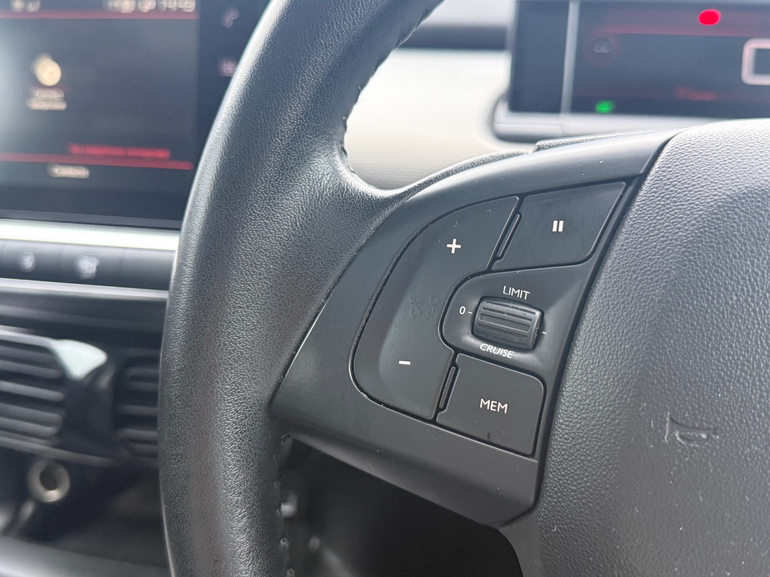 Used Citroen C4 Cactus 2018 for sale - 77423836: Photo 16