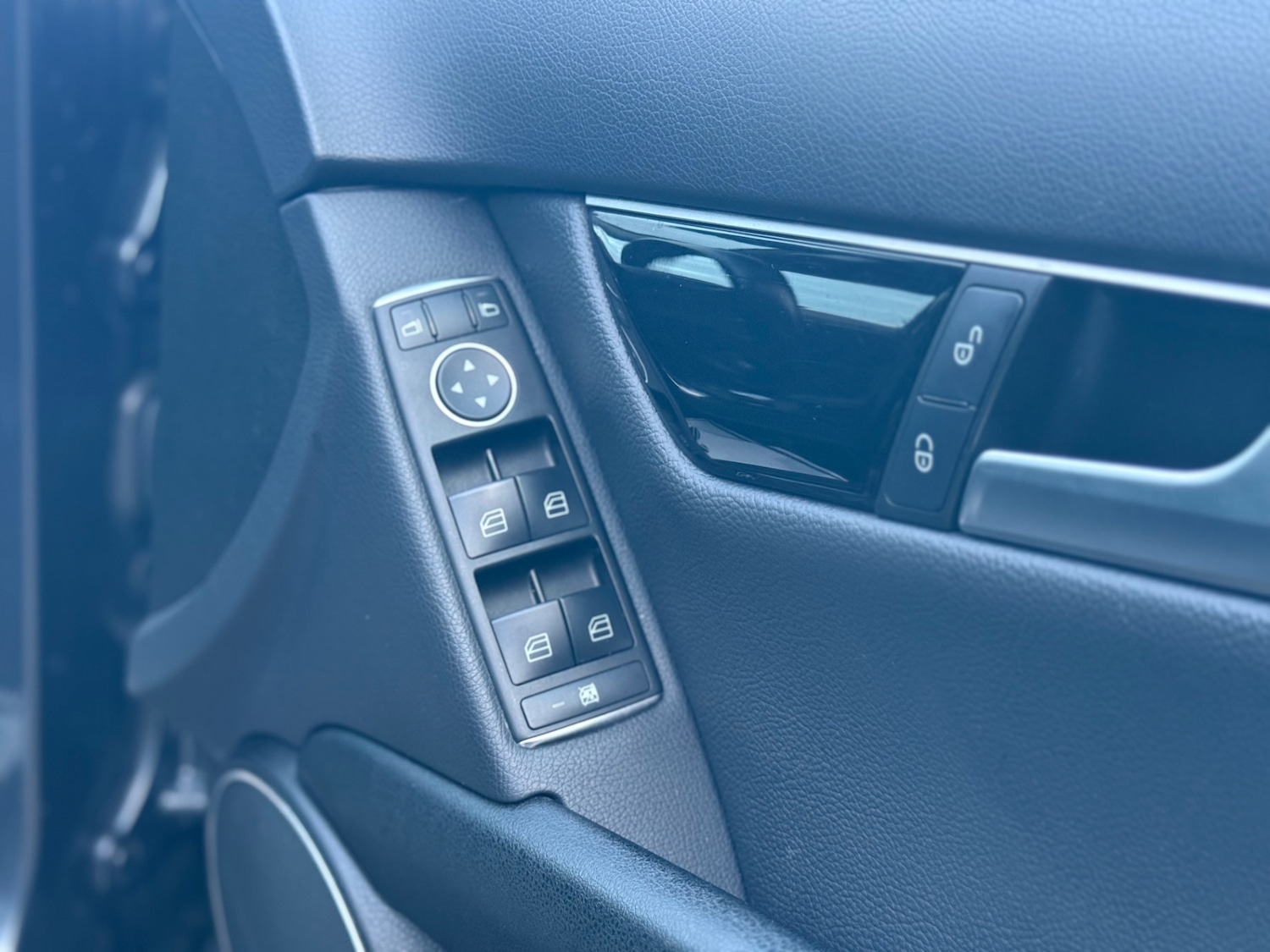 Used Mercedes-Benz C Class 2012 for sale - 77354937: Photo 14