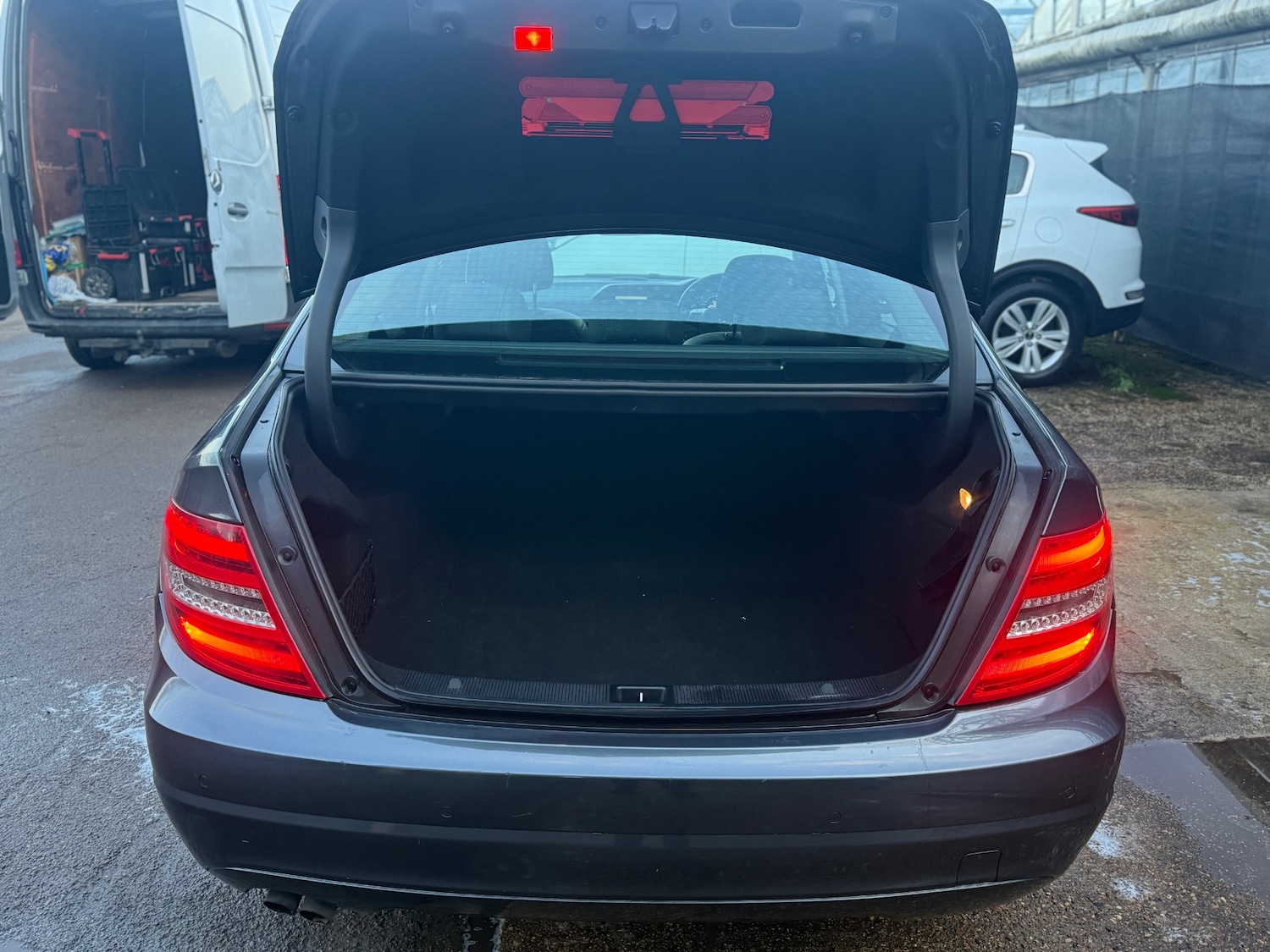 Used Mercedes-Benz C Class 2012 for sale - 77354937: Photo 46