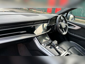 Used Audi Q7 2021 for sale - 76999487: Photo