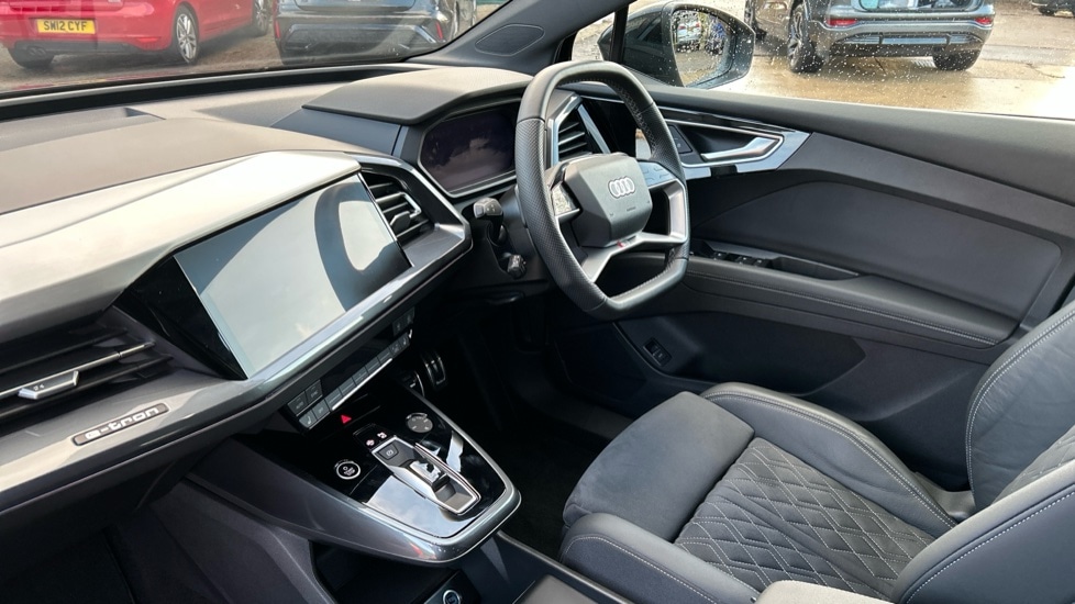 Used Audi Q4 e-tron 2024 for sale - 76873352: Photo 2
