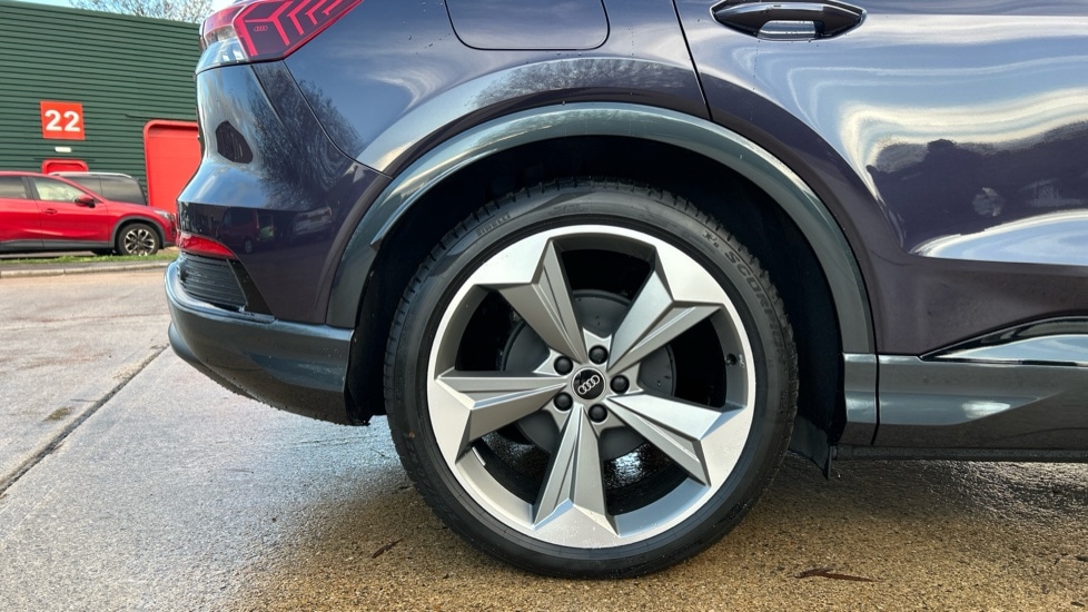 Used Audi Q4 e-tron 2024 for sale - 76873352: Photo 21