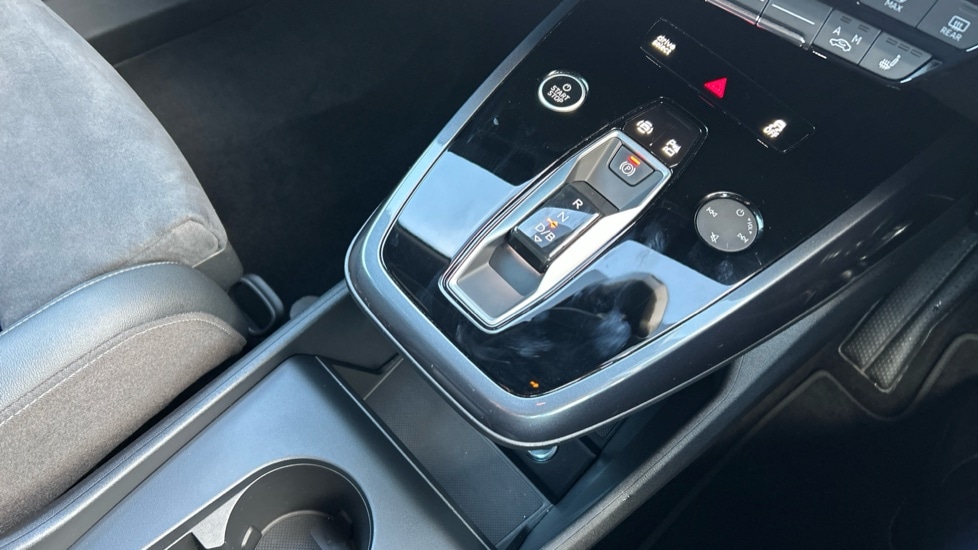 Used Audi Q4 e-tron 2024 for sale - 76873352: Photo 27