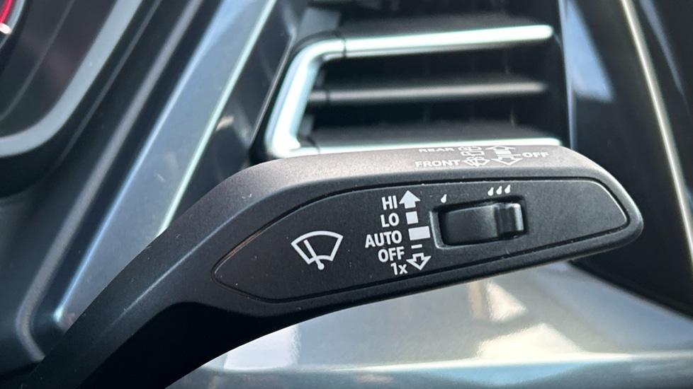 Used Audi Q4 e-tron 2024 for sale - 76873352: Photo 30