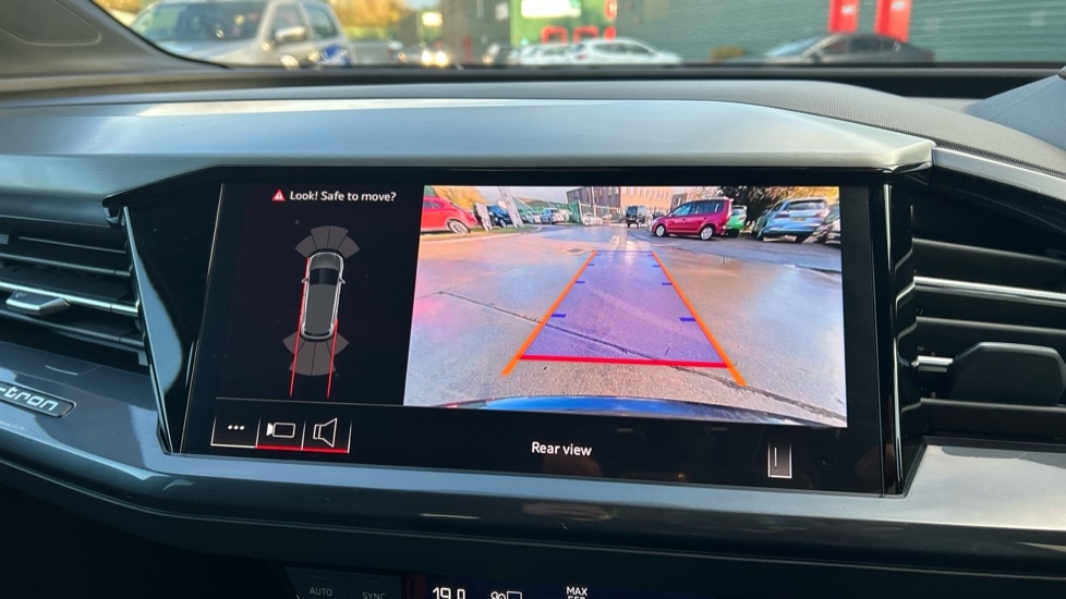 Used Audi Q4 e-tron 2024 for sale - 76873352: Photo 35