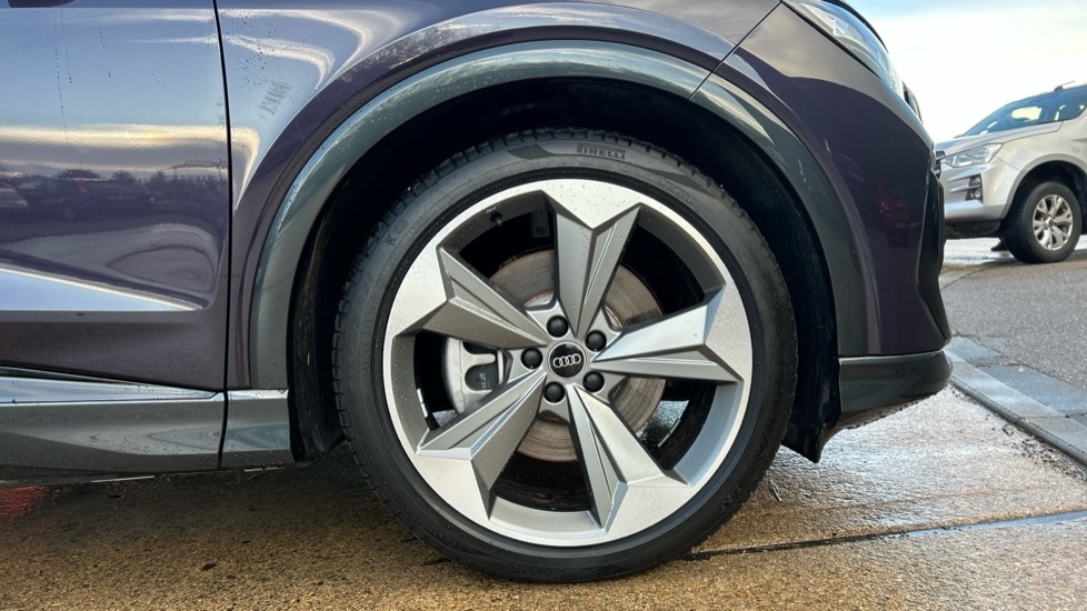 Used Audi Q4 e-tron 2024 for sale - 76873352: Photo 5