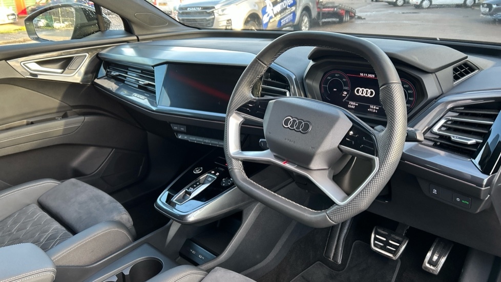 Used Audi Q4 e-tron 2024 for sale - 76873352: Photo 6
