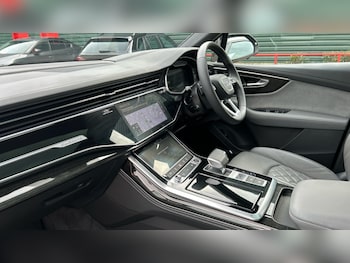 Used Audi Q7 2024 for sale - 76870184: Photo