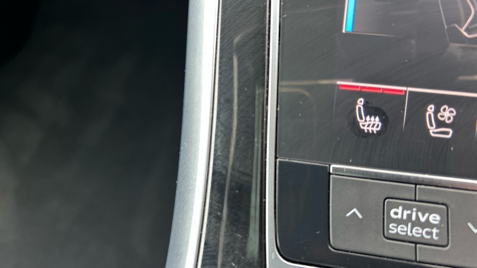 Used Audi Q7 2024 for sale - 76870184: Photo 44