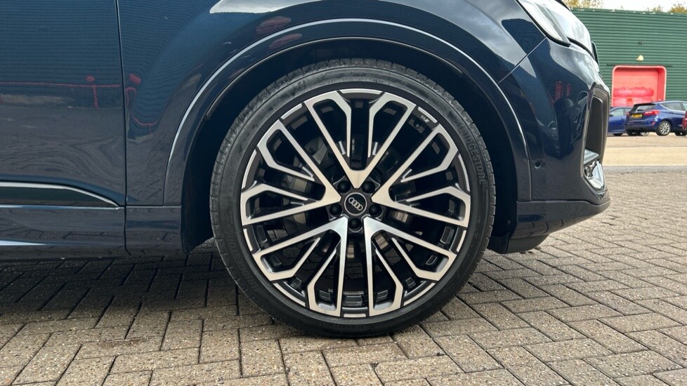 Used Audi Q7 2024 for sale - 76870184: Photo 5