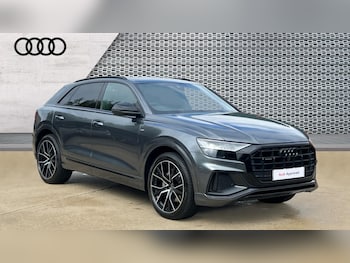 Audi - Q8