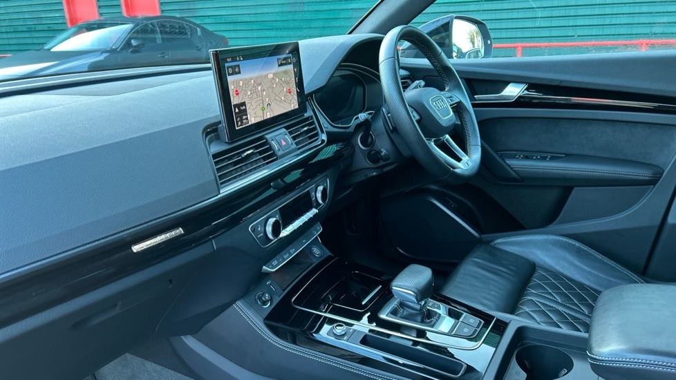 Used Audi Q5 2023 for sale - 76872152: Photo 2