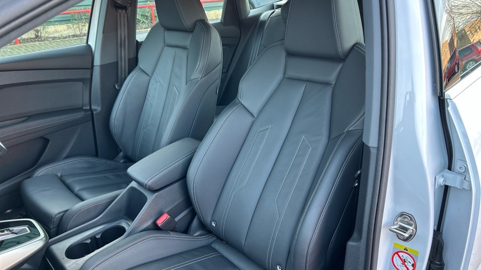 Used Audi Q4 e-tron 2025 for sale - 76872791: Photo 17