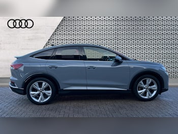 Used Audi Q4 e-tron 2022 for sale - 76872765: Photo