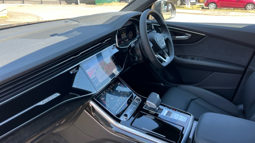 Used Audi Q8 2025 for sale - 76869243: Photo 2