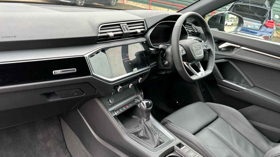 Used Audi Q3 2025 for sale - 76874260: Photo 2