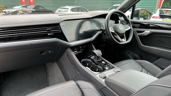 Used Volkswagen Touareg 2024 for sale - 76272985: Photo 10