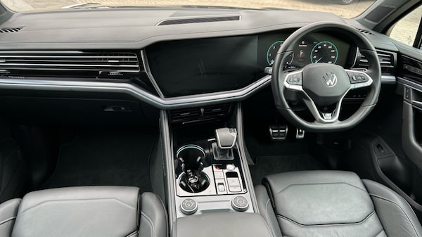 Used Volkswagen Touareg 2024 for sale - 76272985: Photo 11