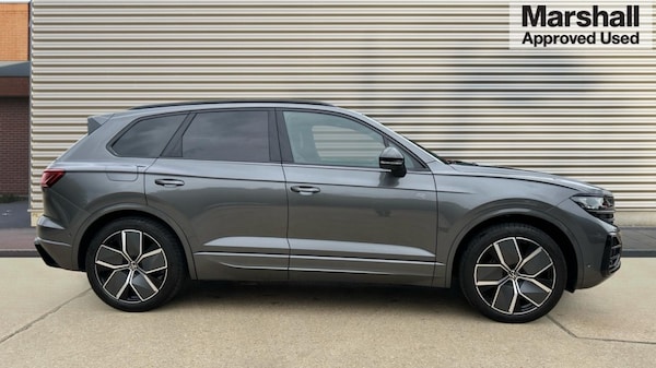 Used Volkswagen Touareg 2024 for sale - 76272985: Photo 2