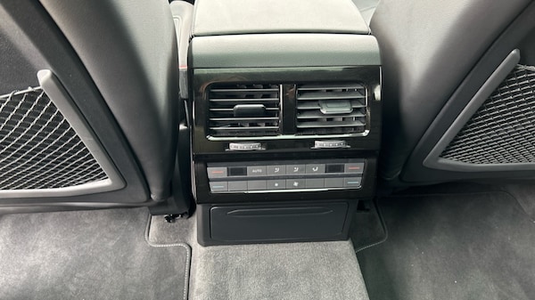 Used Volkswagen Touareg 2024 for sale - 76272985: Photo 33