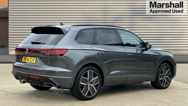 Used Volkswagen Touareg 2024 for sale - 76272985: Photo 3