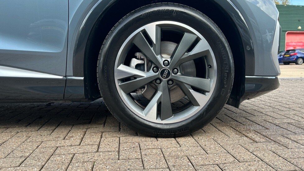 Used Audi Q4 e-tron 2025 for sale - 76873928: Photo 5