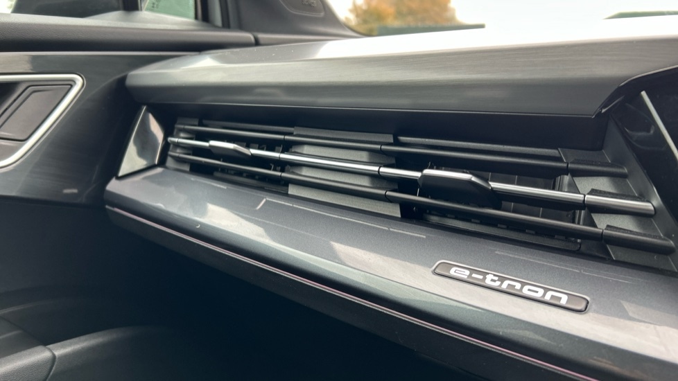 Used Audi Q4 e-tron 2024 for sale - 76474901: Photo 16