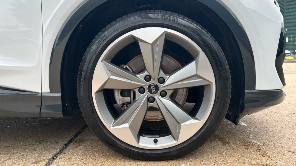 Used Audi Q4 e-tron 2024 for sale - 76474901: Photo 5