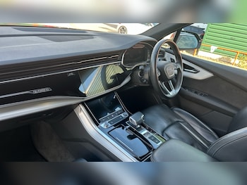 Used Audi Q7 2021 for sale - 76146007: Photo