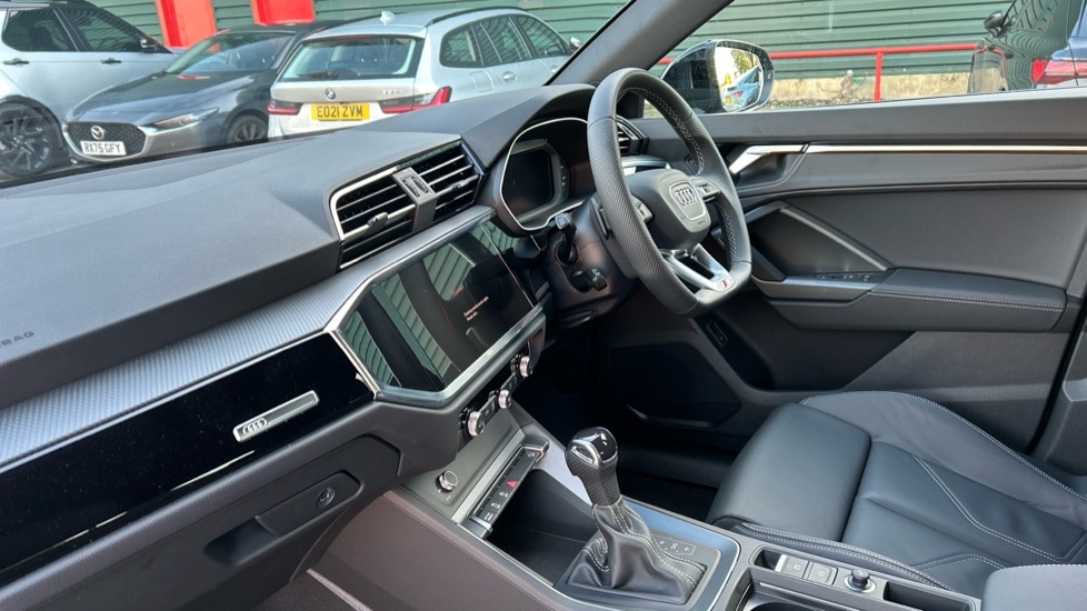 Used Audi Q3 2025 for sale - 76872151: Photo 2