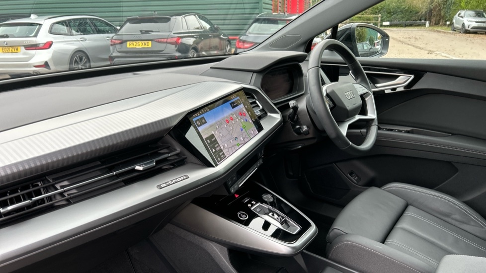 Used Audi Q4 e-tron 2024 for sale - 76442025: Photo 2