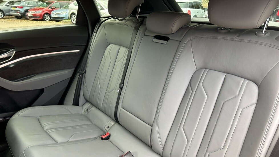 Used Audi e-tron 2021 for sale - 76870329: Photo 15