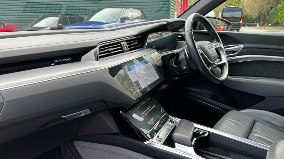 Used Audi e-tron 2021 for sale - 76870329: Photo 2