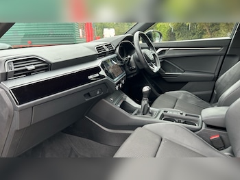 Used Audi Q3 2023 for sale - 76452206: Photo