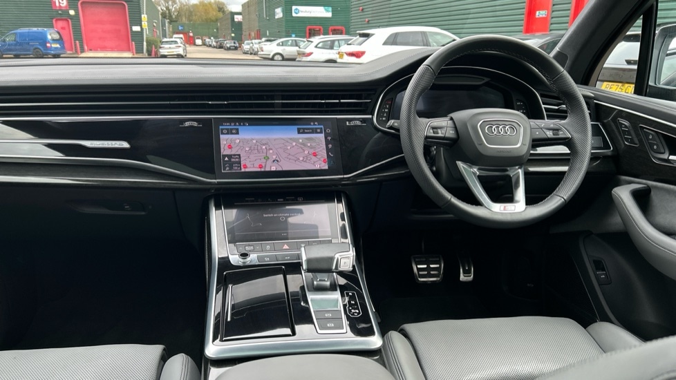 Used Audi Q7 2024 for sale - 77060695: Photo 12