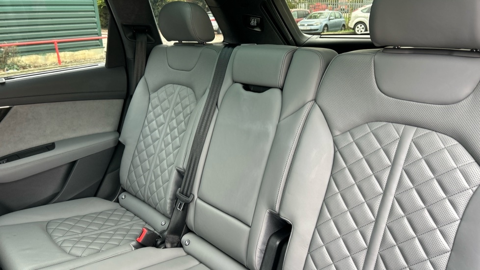 Used Audi Q7 2024 for sale - 77060695: Photo 15