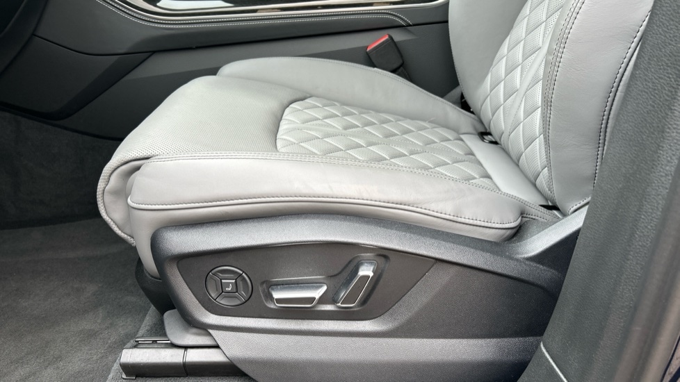 Used Audi Q7 2024 for sale - 77060695: Photo 29