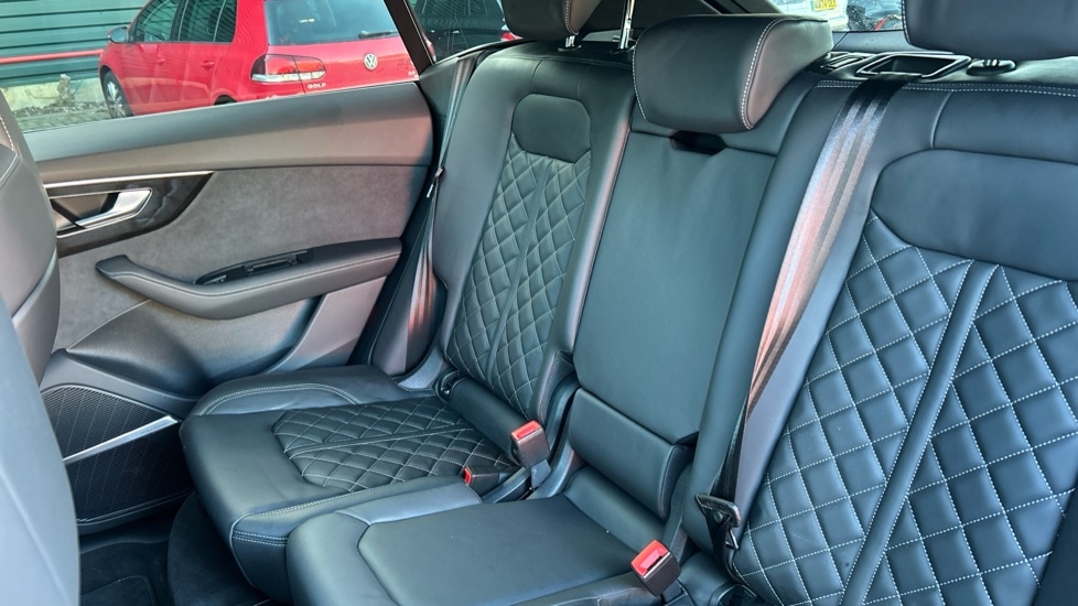 Used Audi Q8 2025 for sale - 76872977: Photo 15